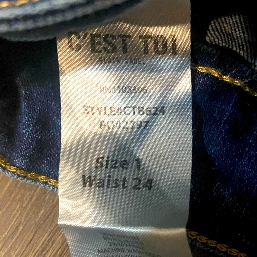 Jean there like new but not really 👍